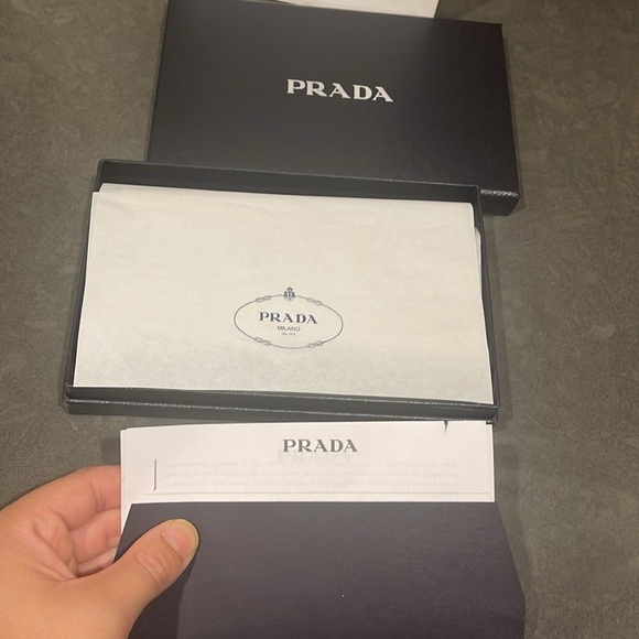 PRADA Large Saffiano and smooth leather wallet - Picture 12 of 13